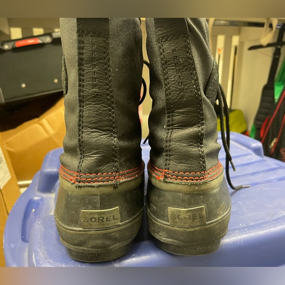 Sorel Winter Boots - Picture 2 of 4